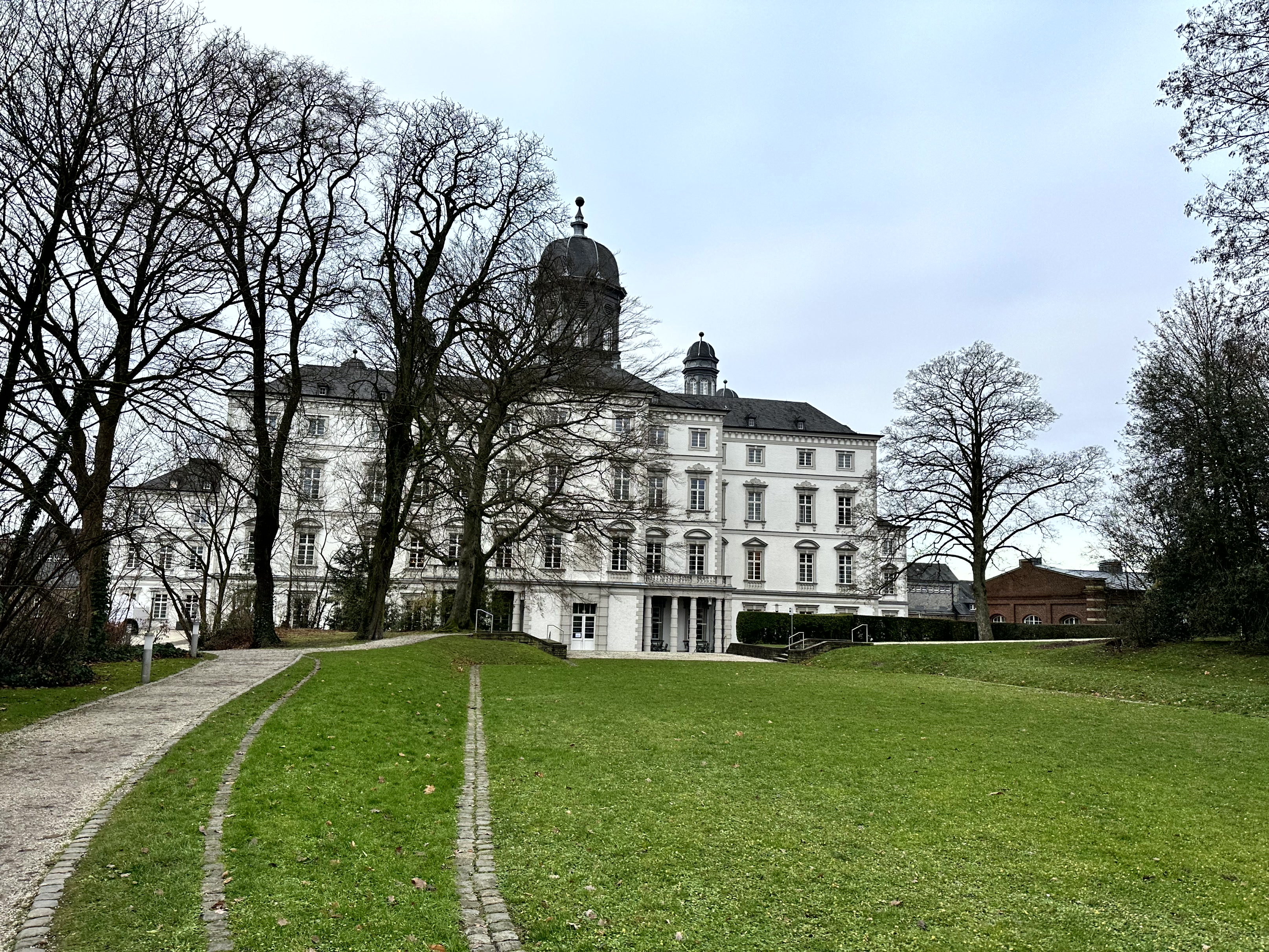Morgenrunde im Schloss und Frühstücksstimmung