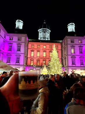Weihnachtsmarkt vor dem Schloss