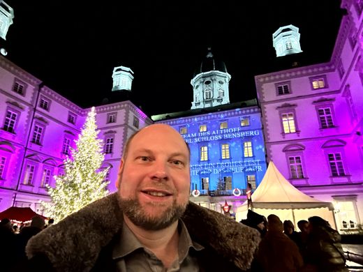 Weihnachtsstimmung vor dem Schloss