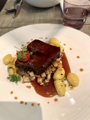 Aperitif, Abendessen und Hotelbar
