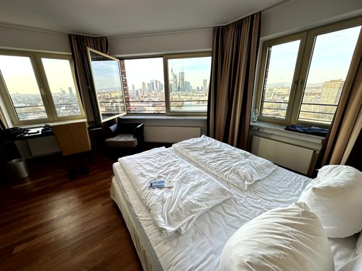 Ankunft im Lindner Hotel Frankfurt Main Plaza