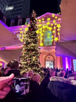 Frankfurter Weihnachtsmarkt bei Nacht