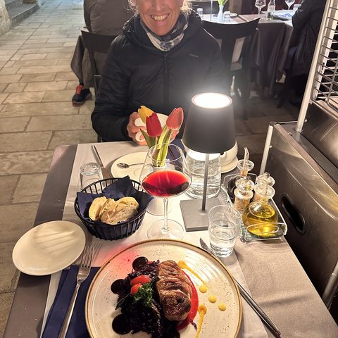 Abendessen und Nachtspaziergang durch Dubrovnik