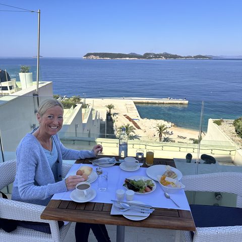 Frühstück mit Meerblick im Valamar President