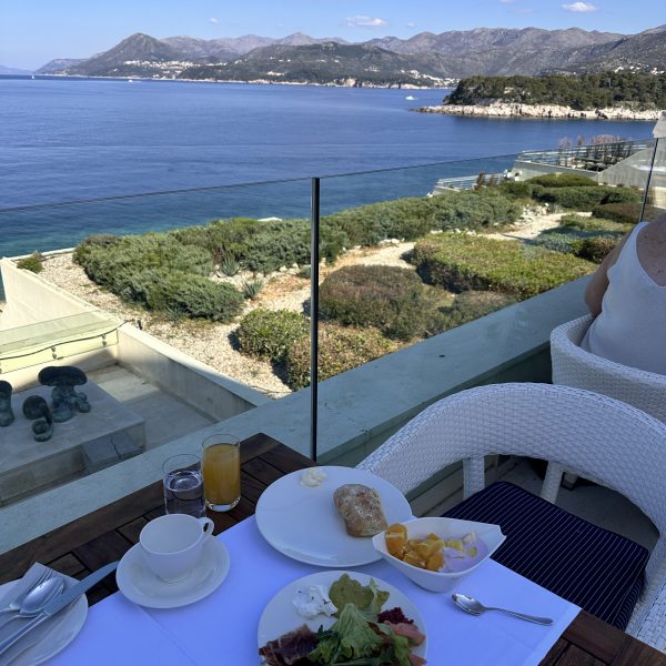 Frühstück mit Meerblick im Valamar President