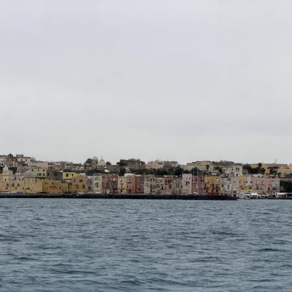 Ankunft in Neapel und Weiterreise zum Hafen