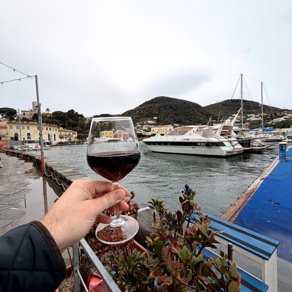 Ankommen auf Ischia und Fahrt zum Maronti Beach