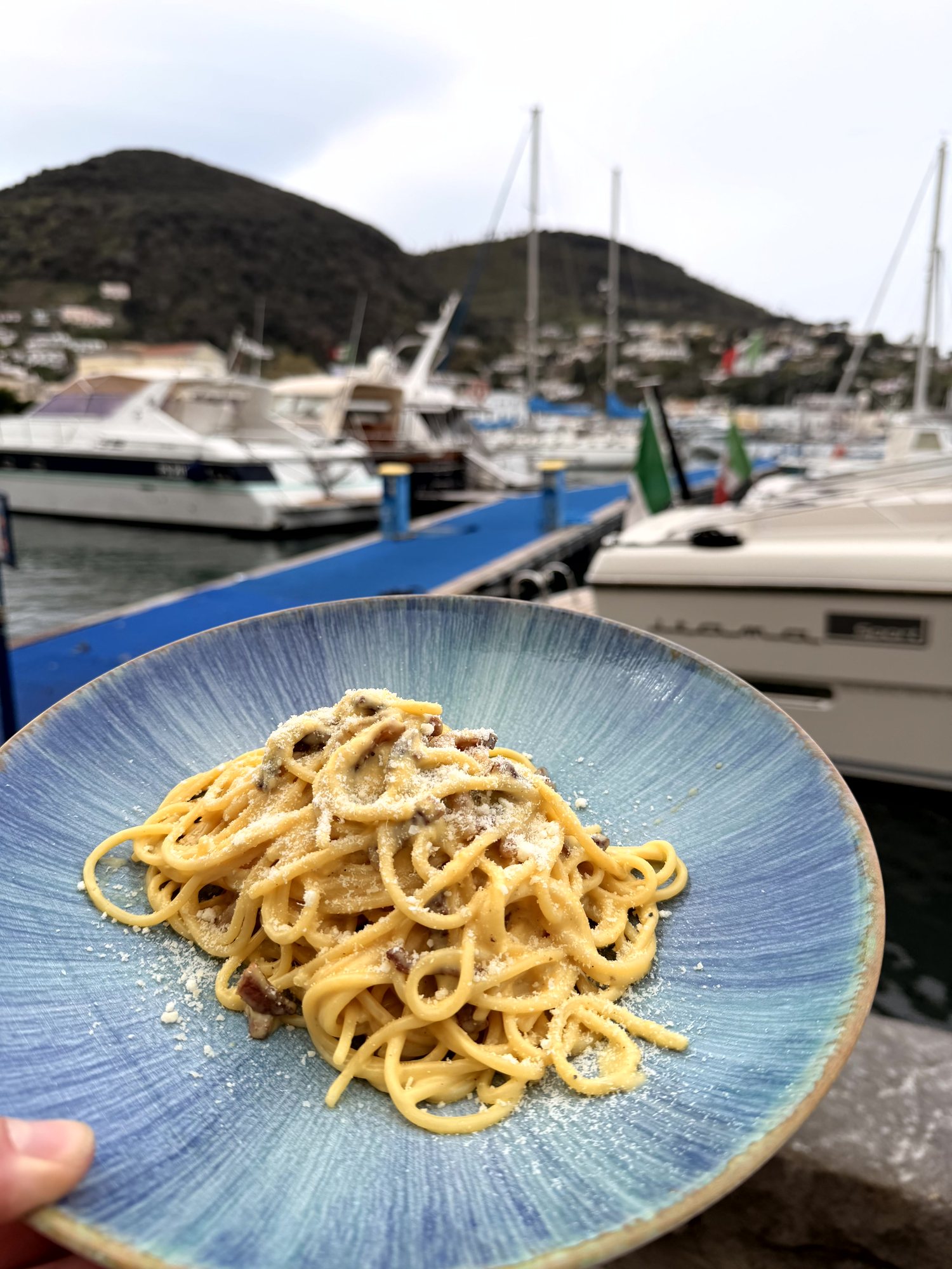 Ankommen auf Ischia und Fahrt zum Maronti Beach