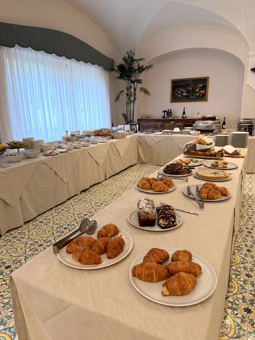 Frühstück und Morgen im Hotel