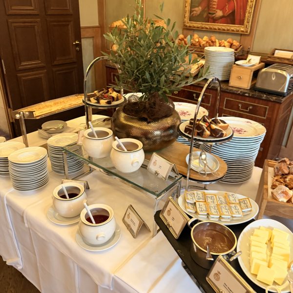 Frühstück im Schlosshotel