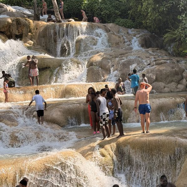 Mietwagenübernahme und Aufstieg durch die Dunn’s River Falls