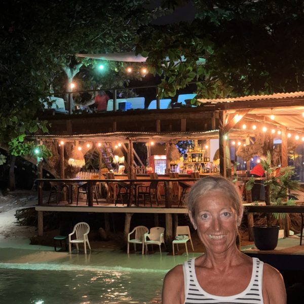 Frühstück und James Bond Beach