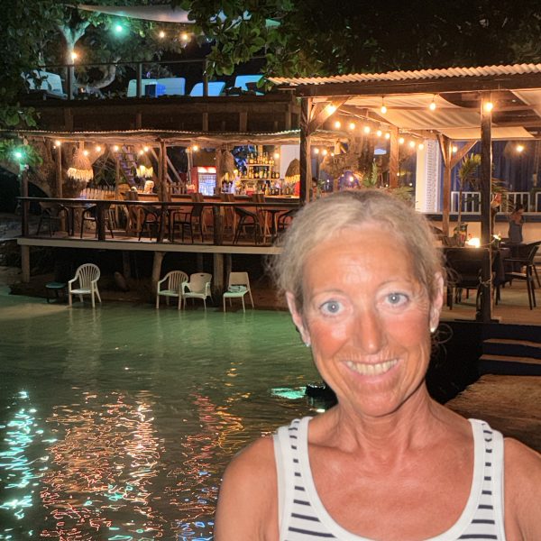 Frühstück und James Bond Beach