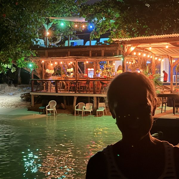 Frühstück und James Bond Beach