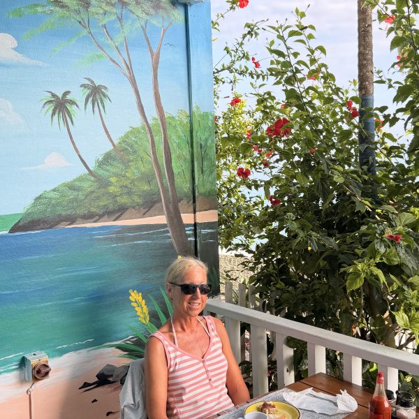 Frühstück und James Bond Beach