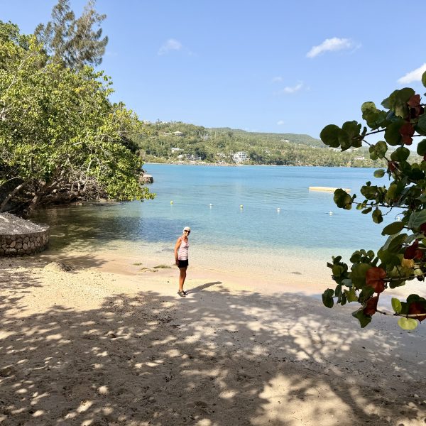 Frühstück und James Bond Beach