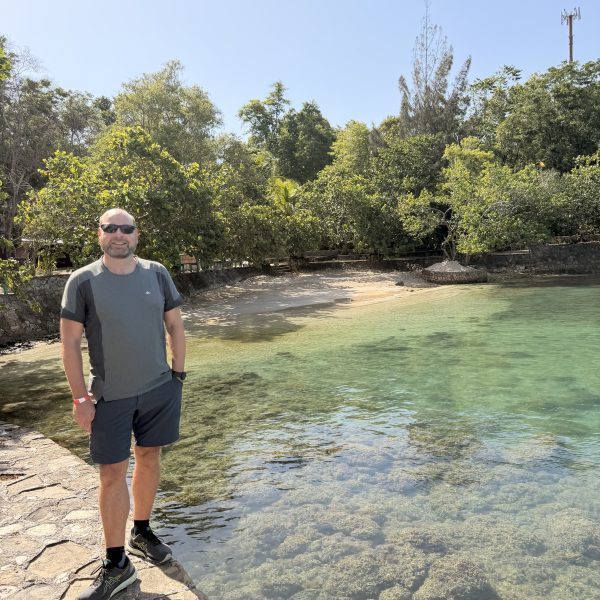 Frühstück und James Bond Beach