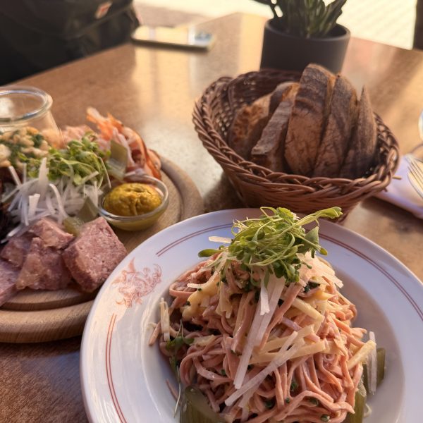 Wein, Heger und Mittagessen