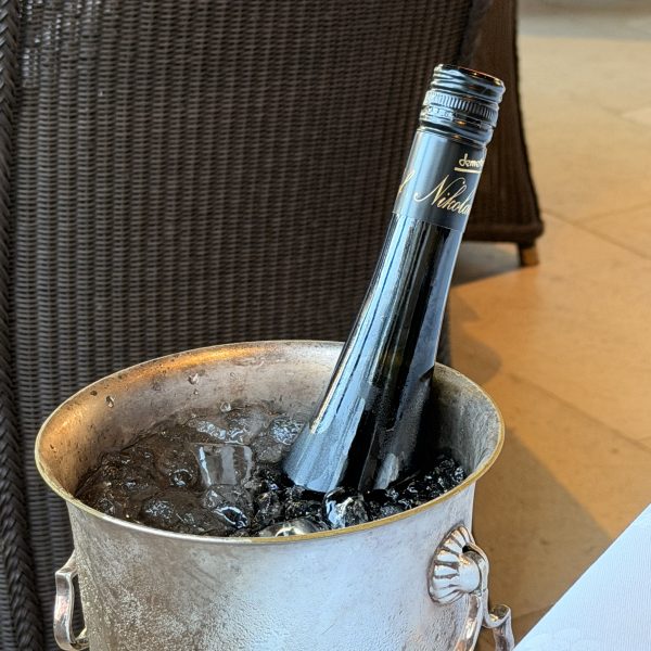 Abendessen im schwarzen Adler