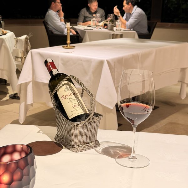 Abendessen im schwarzen Adler