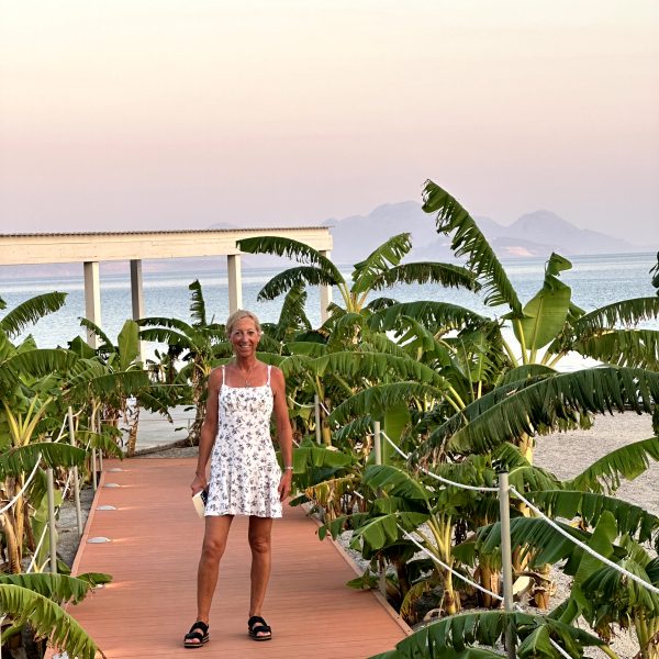 Abendessen und Nachtstimmung im Resort