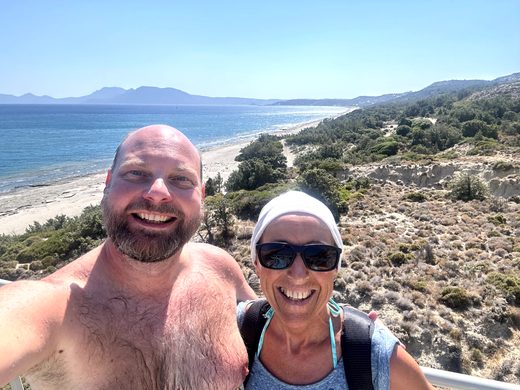 Resorttag, Pool und Wasserrutschen