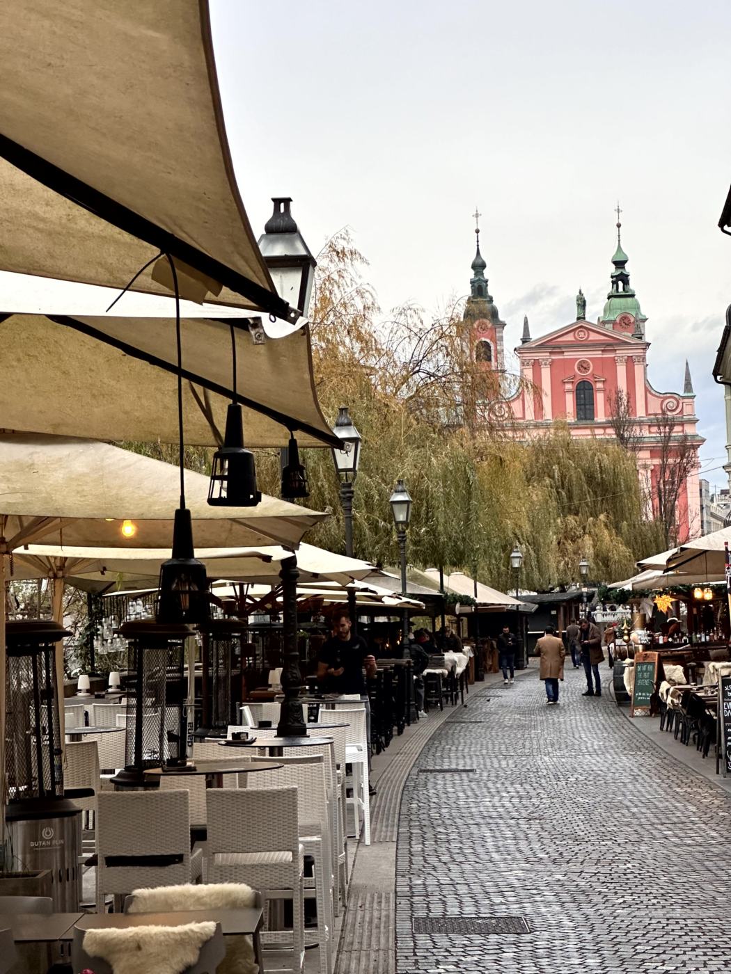 Altstadt, Adventslicht und Weinbar – Ljubljana wird Abend