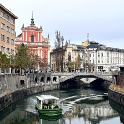 Ankommen an der Ljubljanica – Altstadt und erster slowenischer Snack