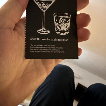 Vander Urbani Resort – Designhotel, Check-in und erste slowenische Weine