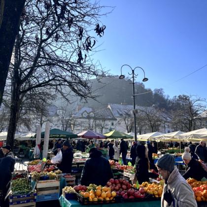 Brunch und Zentralmarkt – Obst, Schinken, Käse und Ljubljana am Vormittag