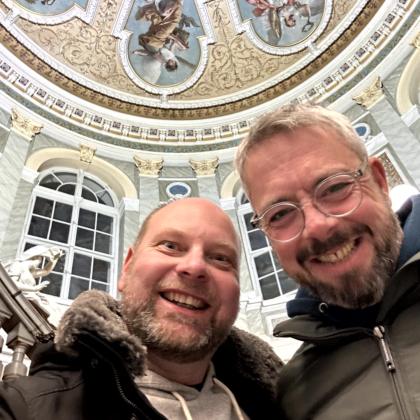Nachmittag zwischen Architektur, Theaterlicht und slowenischem Wein