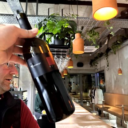 Abendessen, Weinbars und Metelkova – Ljubljana wird rauer