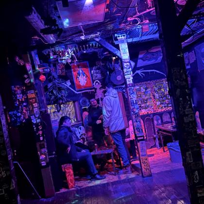 Abendessen, Weinbars und Metelkova – Ljubljana wird rauer
