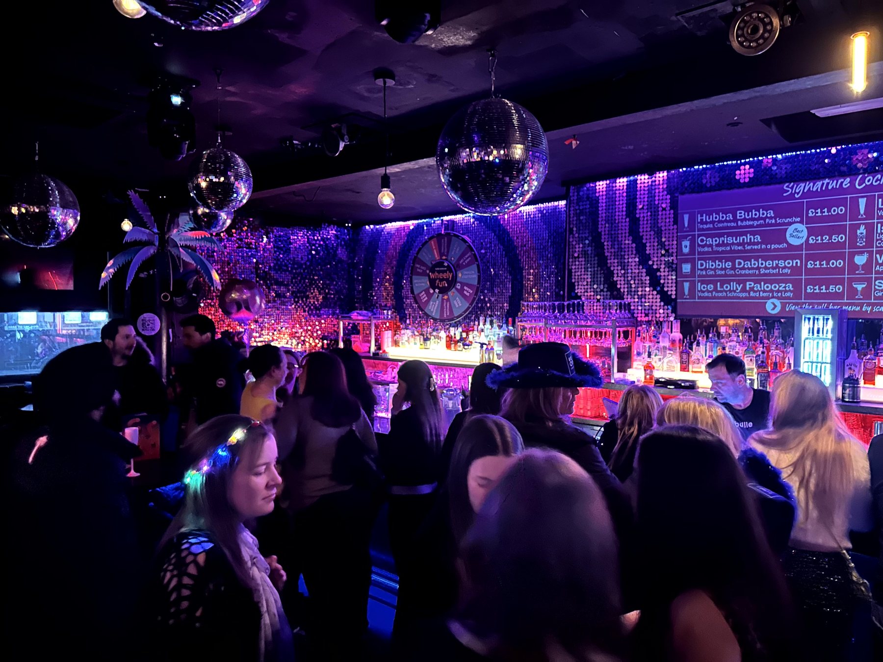 16:29–22:59 · Shoreditch, Brick Lane und Abend im West End