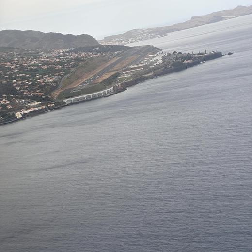 Anflug auf Madeira – erste Blicke auf Küste, Meer und Funchal