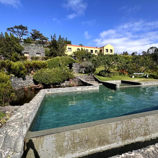 Ankommen in Ponta do Pargo – Casas da Levada, Garten und Pool
