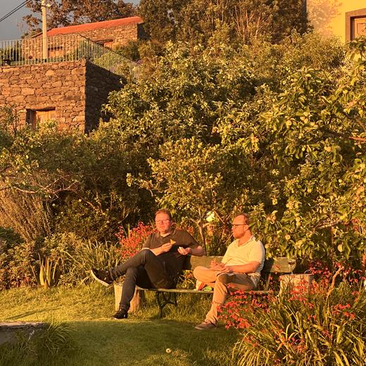 Erster Madeira-Abend – Bier, Espetada und Sonnenuntergang