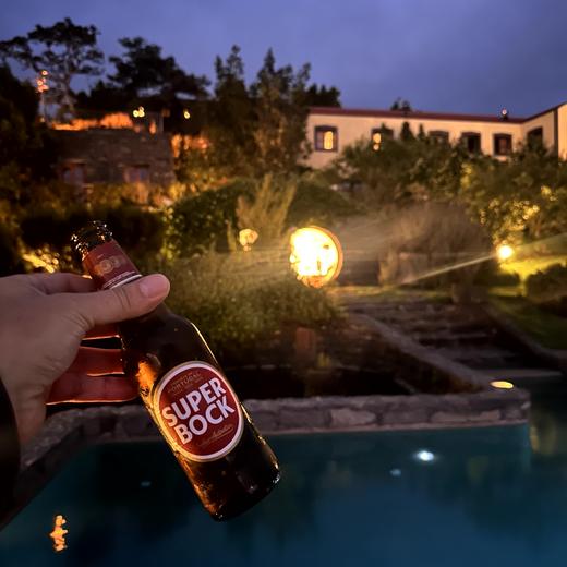 Erster Madeira-Abend – Bier, Espetada und Sonnenuntergang
