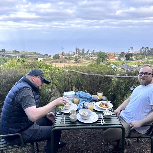 Frühstück mit Blick über die Westseite