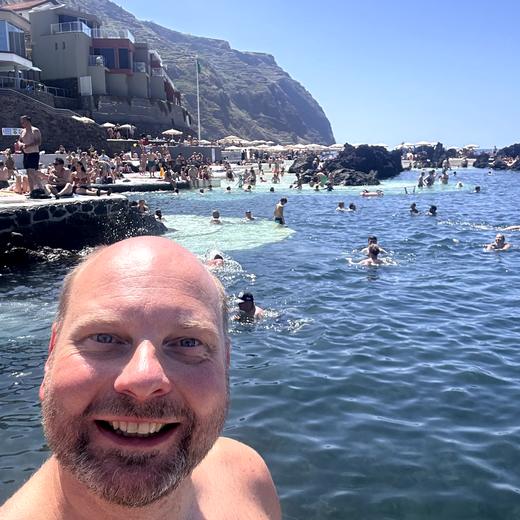 Schwimmen in den Naturpools von Porto Moniz