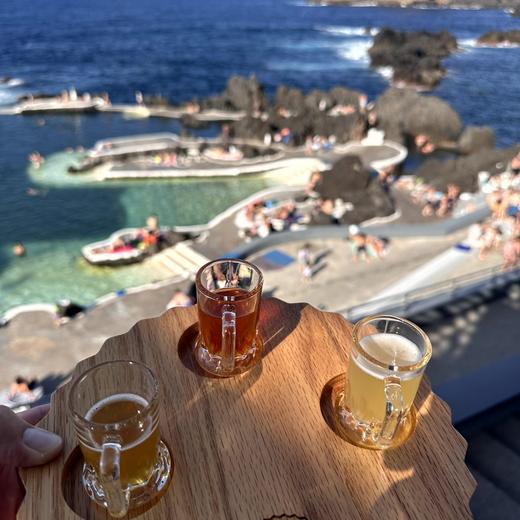 Abendessen am Meer – Lapas, Fisch, Tomatenreis und Oktopus