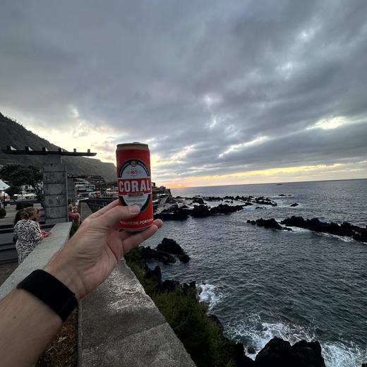 Abendstimmung in Porto Moniz – Promenade, Licht und Hotelblick