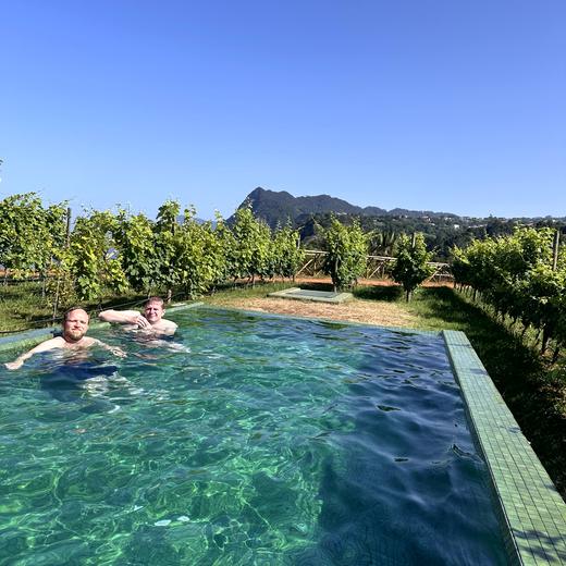 Ankunft in Santana – Quinta do Furão, Pool und Blick auf die Nordküste