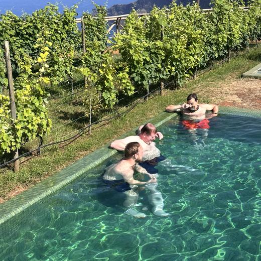 Ankunft in Santana – Quinta do Furão, Pool und Blick auf die Nordküste