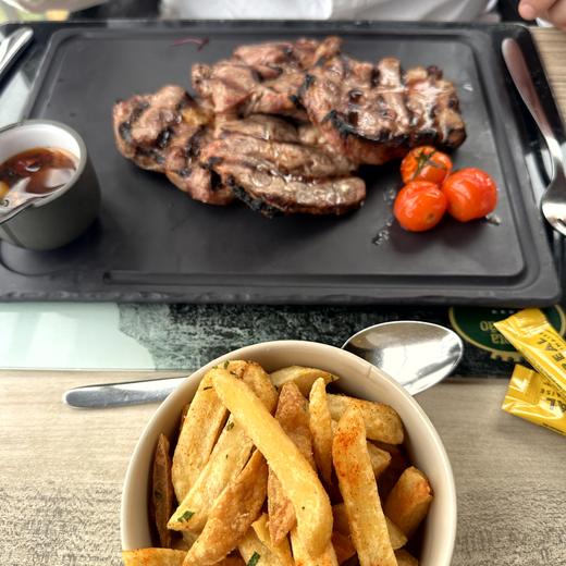 Zweiter Abend in der Quinta do Furão – Wein, Fleisch und Dessert