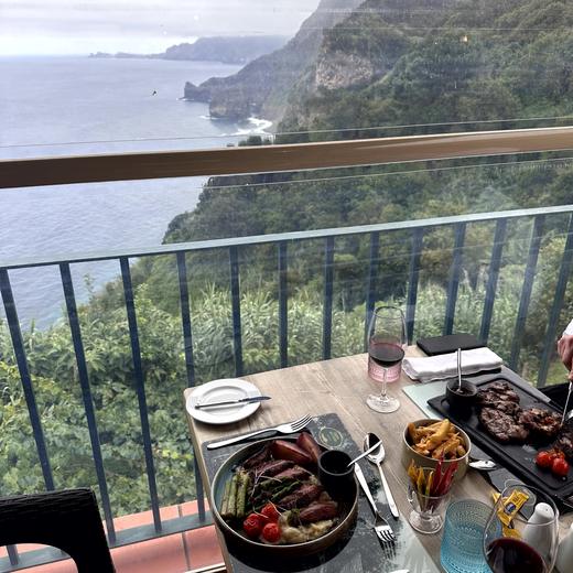 Zweiter Abend in der Quinta do Furão – Wein, Fleisch und Dessert