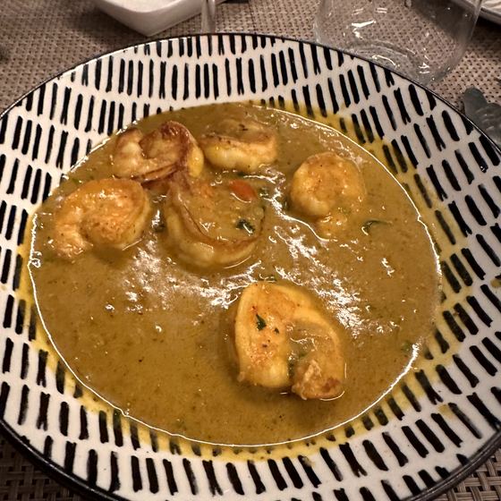 Pool, Madeirawein und Abendessen in Funchal