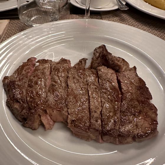 Pool, Madeirawein und Abendessen in Funchal