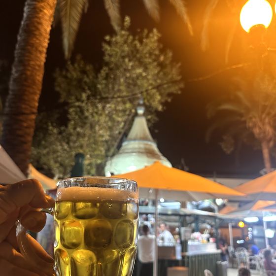 Pool, Madeirawein und Abendessen in Funchal