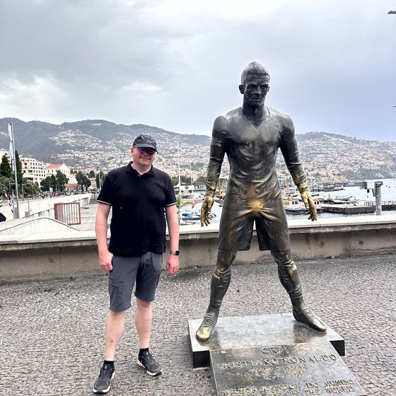 Funchal-Altstadt – Stadttor, Kirche, Ronaldo und Hafenpromenade